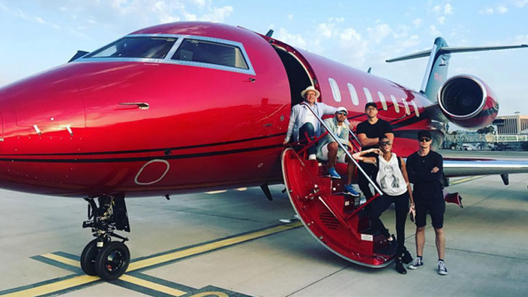 Πέταξε για Μύκονο ο Hamilton